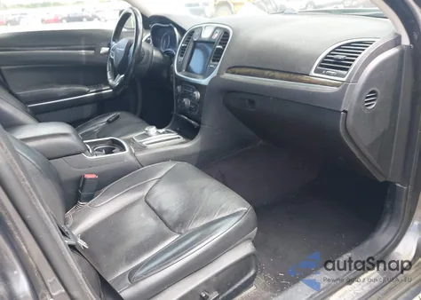 2018 Chrysler 300 Limited z USA, uszkodzony, nr VIN 2C3CCAEG3JH319779